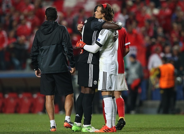 Dàn sao MU động viên thủ môn Benfica ảnh 5 Dan sao MU dong vien thu mon Benfica anh 5