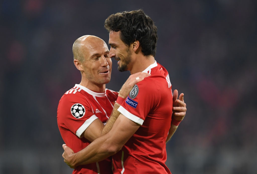 Bayern lai thang tung bung sau khi sa thai Carlo Ancelotti hinh anh