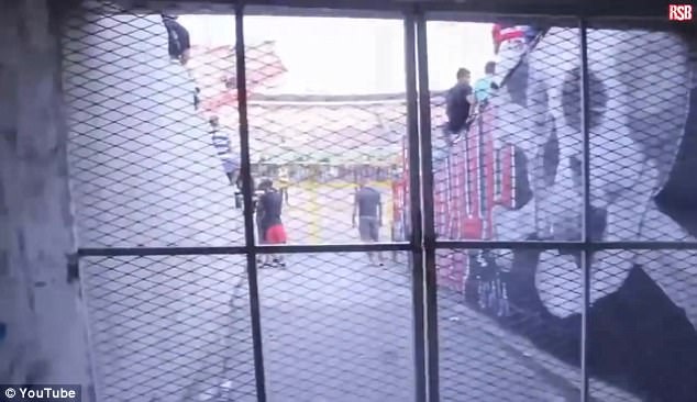 Đường hâm có một không hai ở châu Âu ảnh 8 Duong ham co mot khong hai o chau Au anh 8