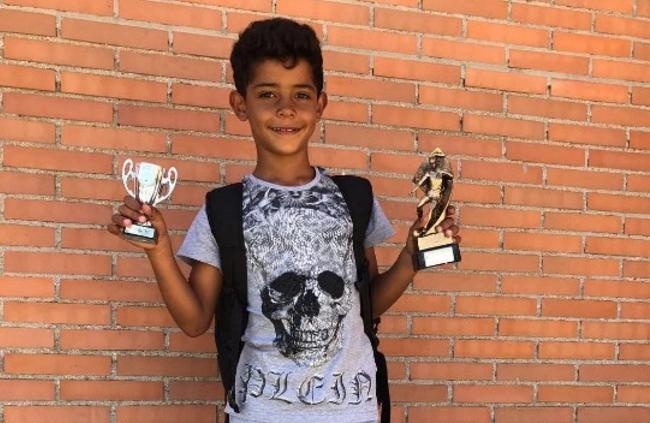 Con trai Ronaldo lap sieu pham sut xa hinh anh