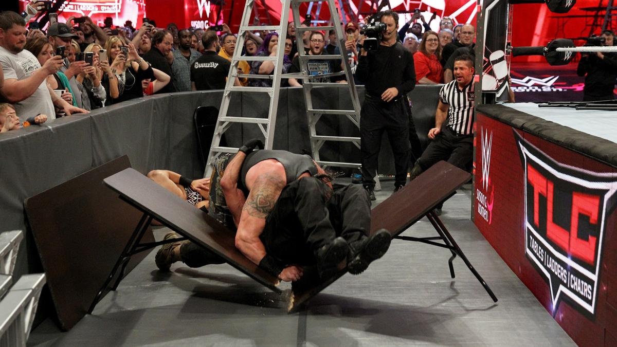 Huyen thoai tai xuat giup The Shield chien thang anh 4