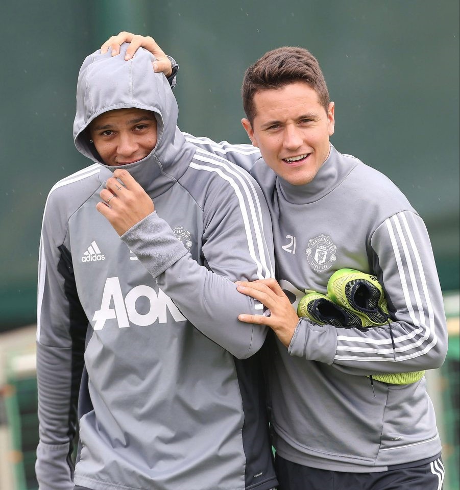 tru cot MU tro lai sau chan thuong anh 8