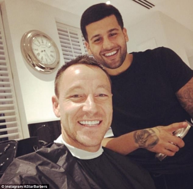 Tho cat toc dat khach nhat Premier League anh 10