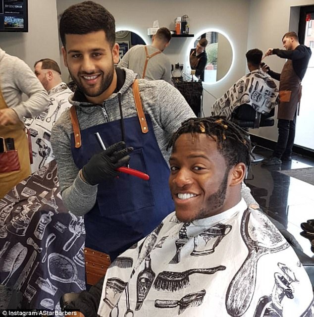 Tho cat toc dat khach nhat Premier League anh 5