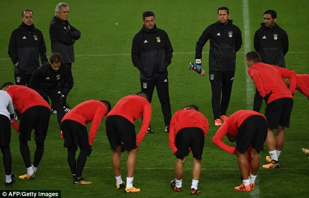 Thủ môn 'tặng quà' MU sẵn sàng chuộc lỗi ảnh 8 Thu mon 'tang qua' MU san sang chuoc loi anh 8