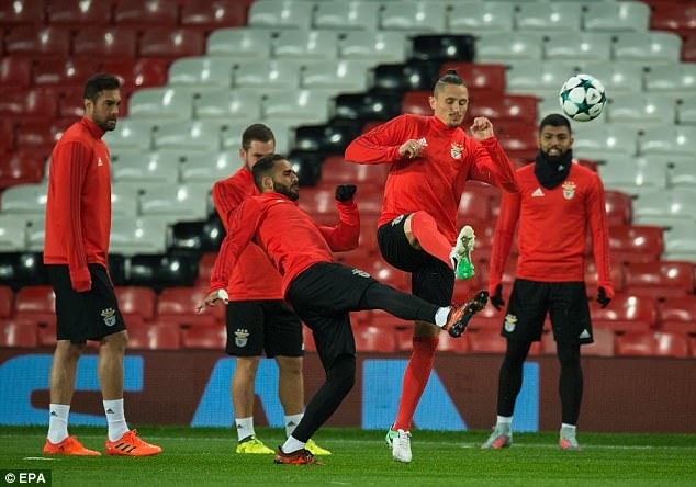 Thủ môn 'tặng quà' MU sẵn sàng chuộc lỗi ảnh 10 Thu mon 'tang qua' MU san sang chuoc loi anh 10