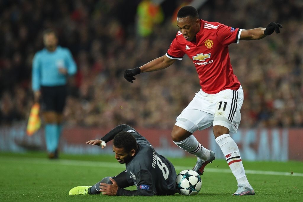 thu mon Benfica sai lam giup MU anh 4