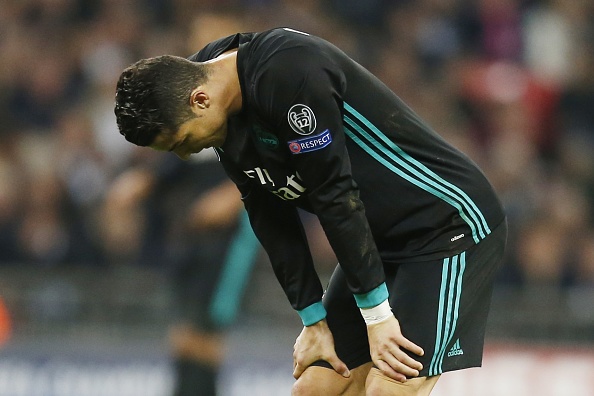 Ronaldo cui dau trong tran thua be mat cua Real hinh anh