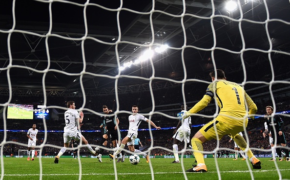 Ronaldo cui dau trong tran thua lich su cua anh 5