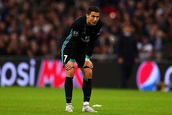 Ronaldo cui dau trong tran thua lich su cua anh 8