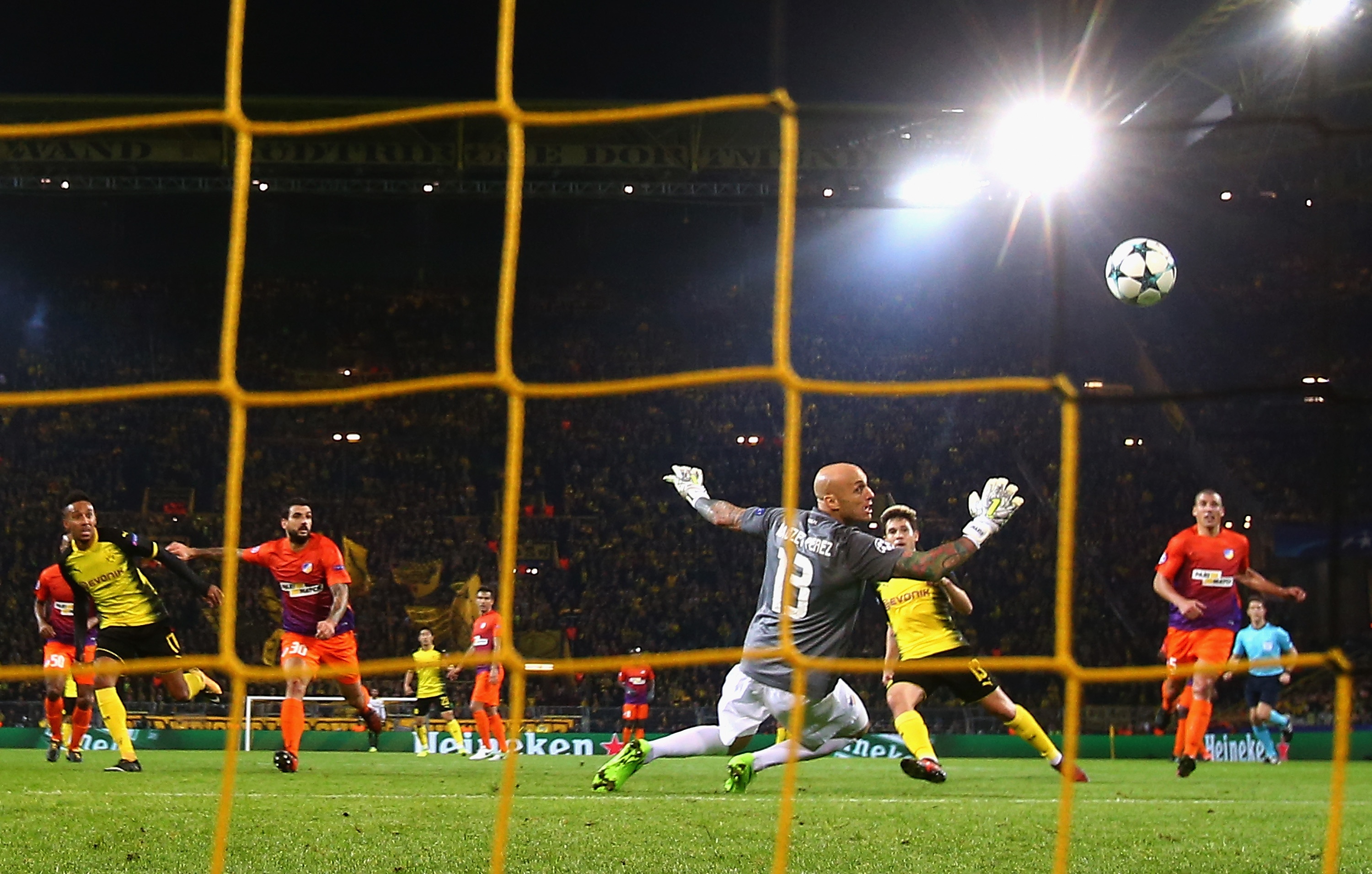 Dortmund 90% bi loai ngay tu vong bang anh 3