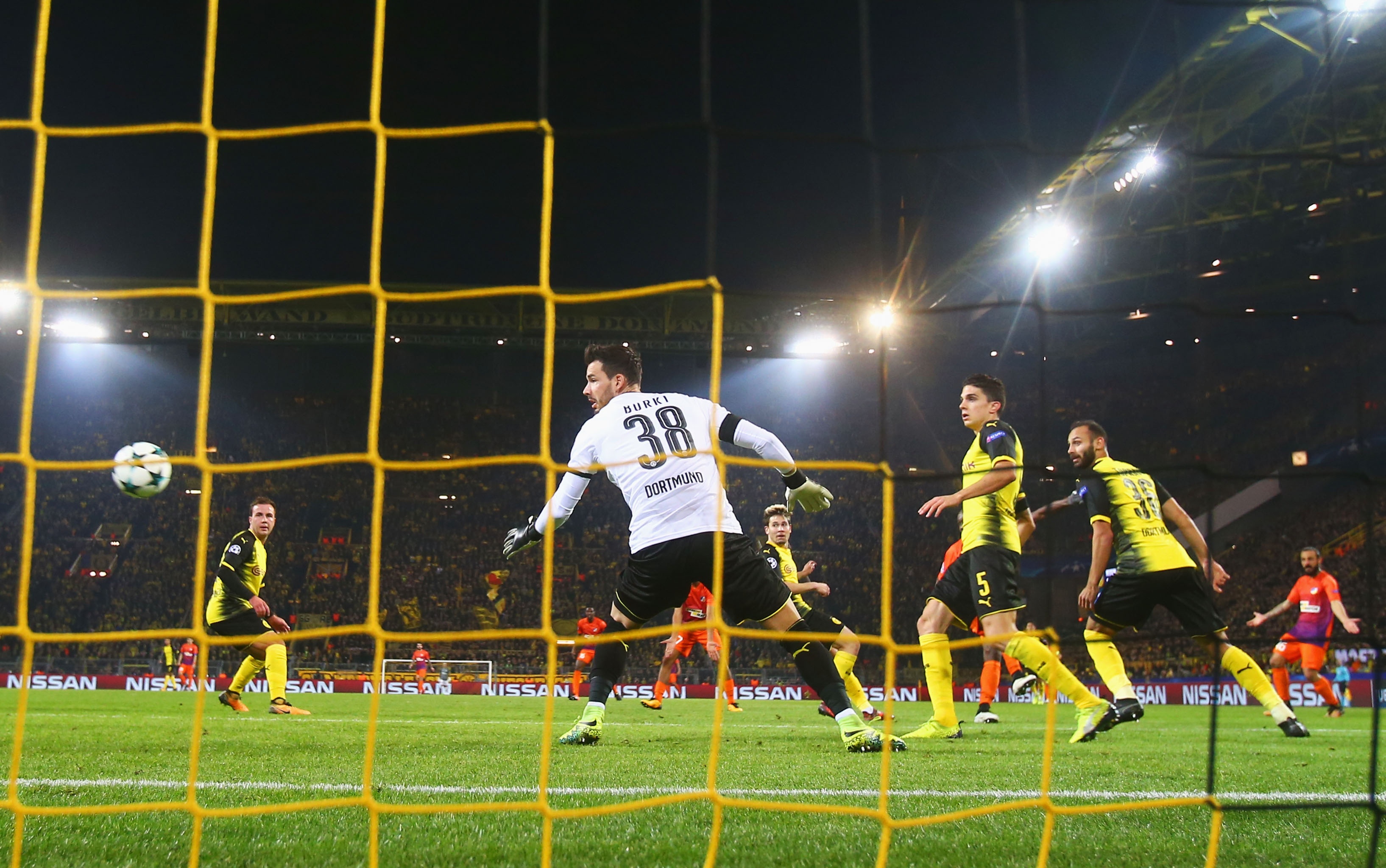 Dortmund 90% bi loai ngay tu vong bang anh 6