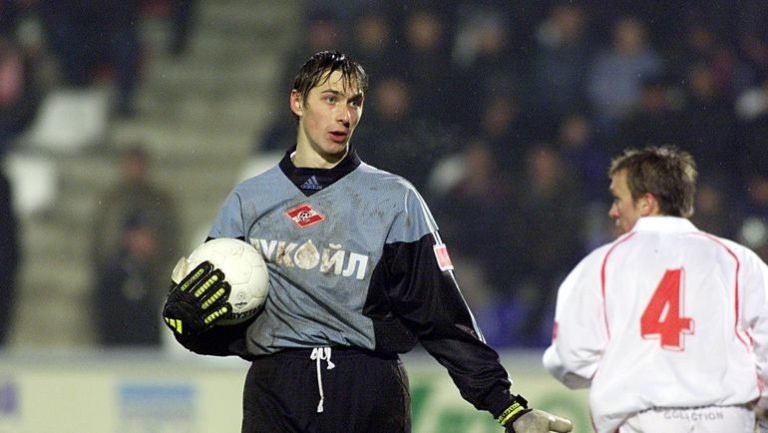 10 thủ môn trẻ nhất ra sân tại Champions League ảnh 5 10 thu mon tre nhat ra san tai Champions League anh 5