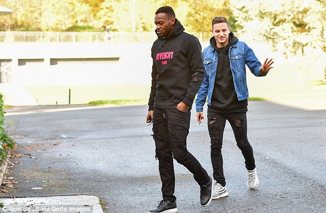 Sao MU tất bật trở lại hội quân ảnh 9 Sao MU tat bat tro lai hoi quan anh 9