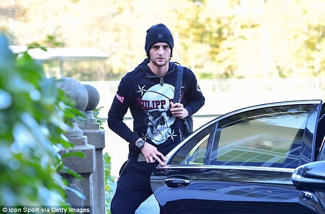 Sao MU tất bật trở lại hội quân ảnh 5 Sao MU tat bat tro lai hoi quan anh 5