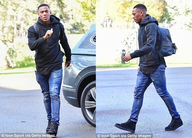 Sao MU tất bật trở lại hội quân ảnh 3 Sao MU tat bat tro lai hoi quan anh 3