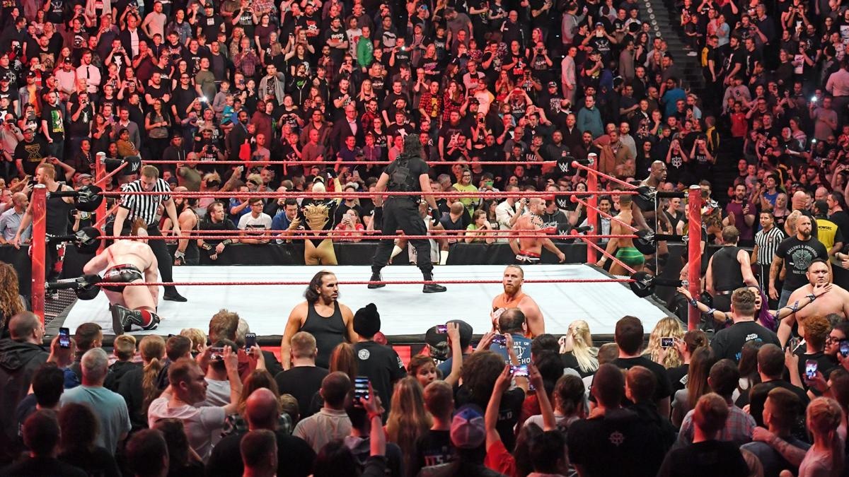 Cap do vat mac ao Liverpool gianh dai WWE anh 8