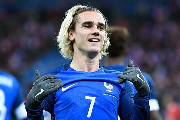 Griezmann, Giroud ghi ban, Phap nhan chim xu Wales tren san nha hinh anh