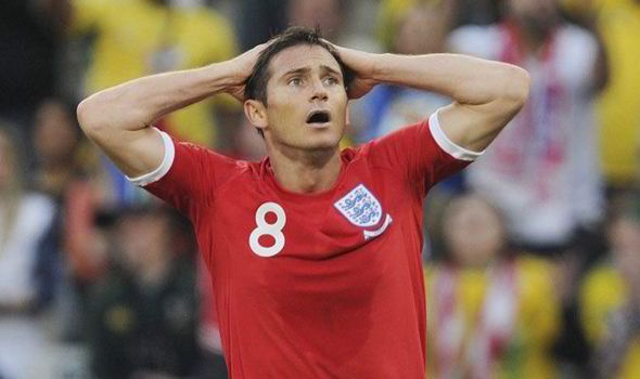 5 sai lam dang nho cua trong tai trong lich su cac ky World Cup hinh anh