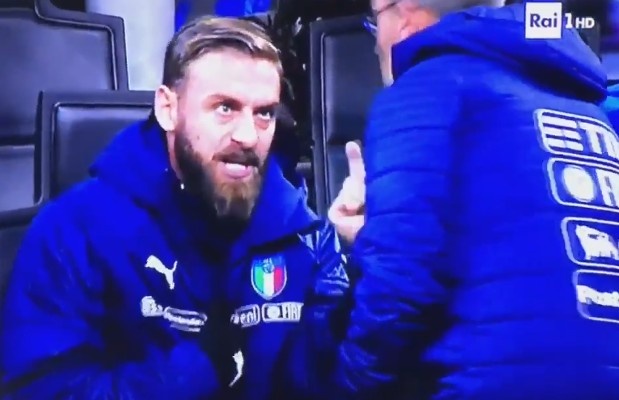 De Rossi cong khai bat HLV trong tran hoa Thuy Dien hinh anh