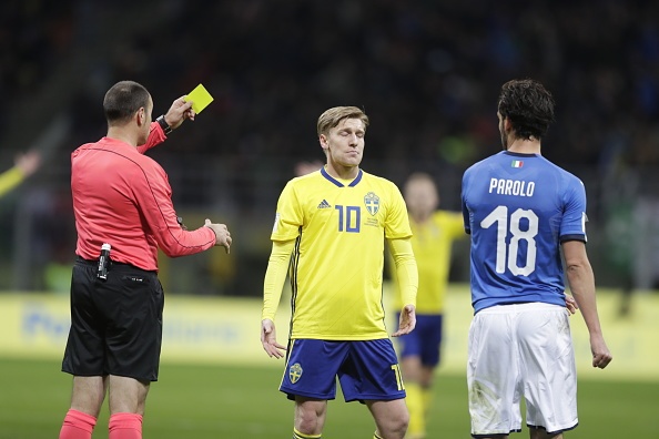 Italy Duoc bo qua 2 qua penalty anh 4