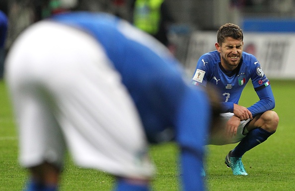 Buffon lặng lẽ cúi ảnh 4 Buffon lang le cui anh 4