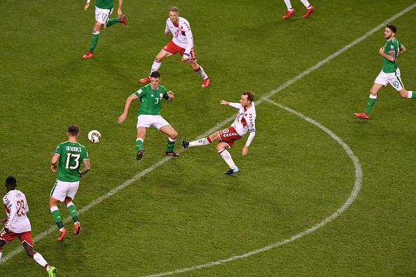 Eriksen lap hat-trick Dan Mach gianh ve du WC anh 7