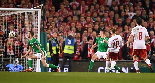 Eriksen lap hat-trick Dan Mach gianh ve du WC anh 6