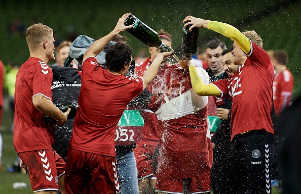 Eriksen lap hat-trick Dan Mach gianh ve du WC anh 12