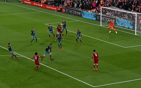 Salah thang hoa,  Liverpool ap sat top 4 anh 4