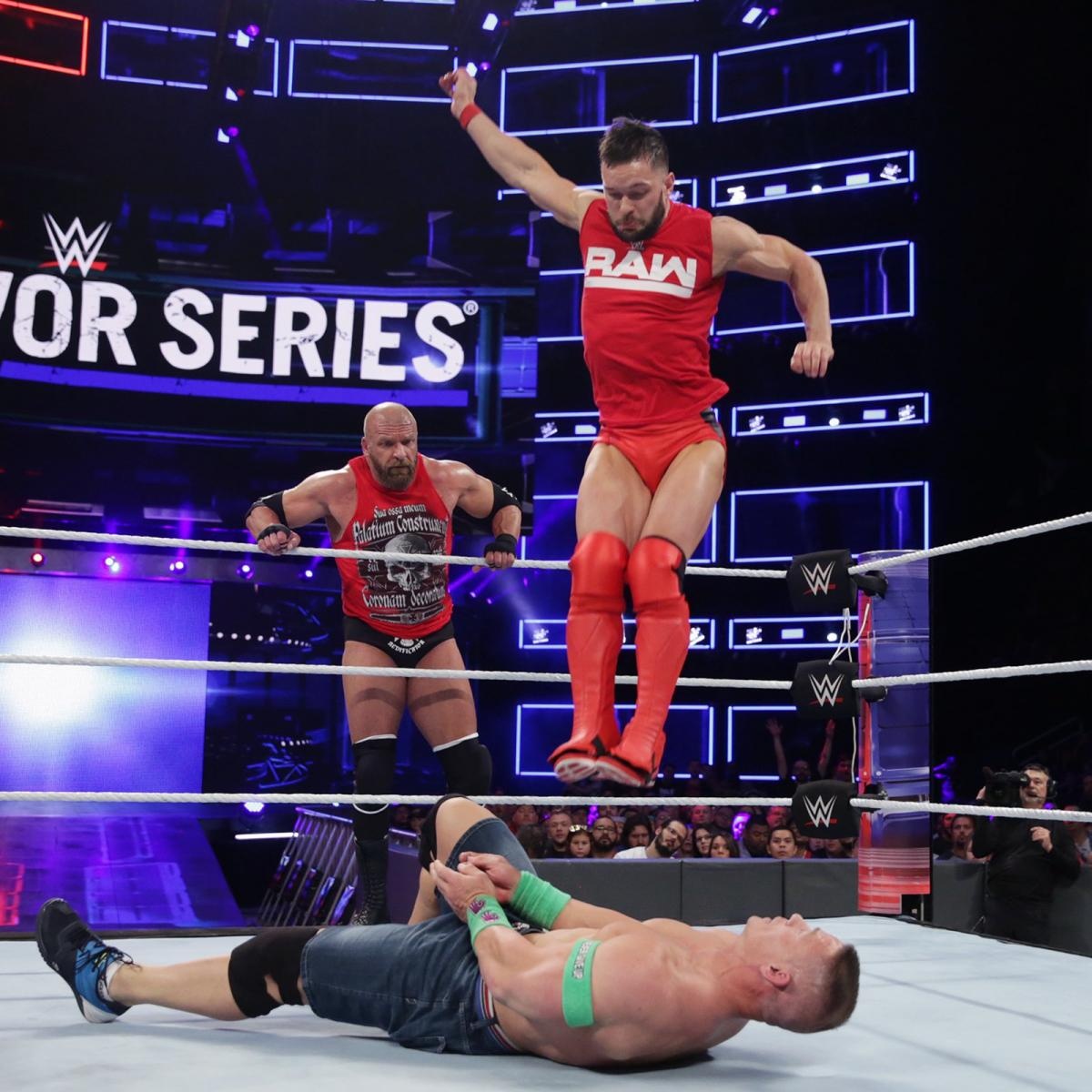 John Cena bi ha chong vanh trong lan tai xua anh 7