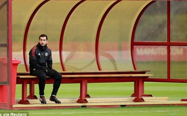 Mkhitaryan tram ngam nhin dong doi tap luyen chuan bi cho cup chau Au hinh anh