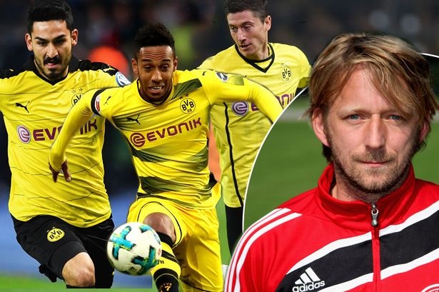 Arsenal mo doi doi voi 'sieu tuyen trach vien' cua Dortmund hinh anh