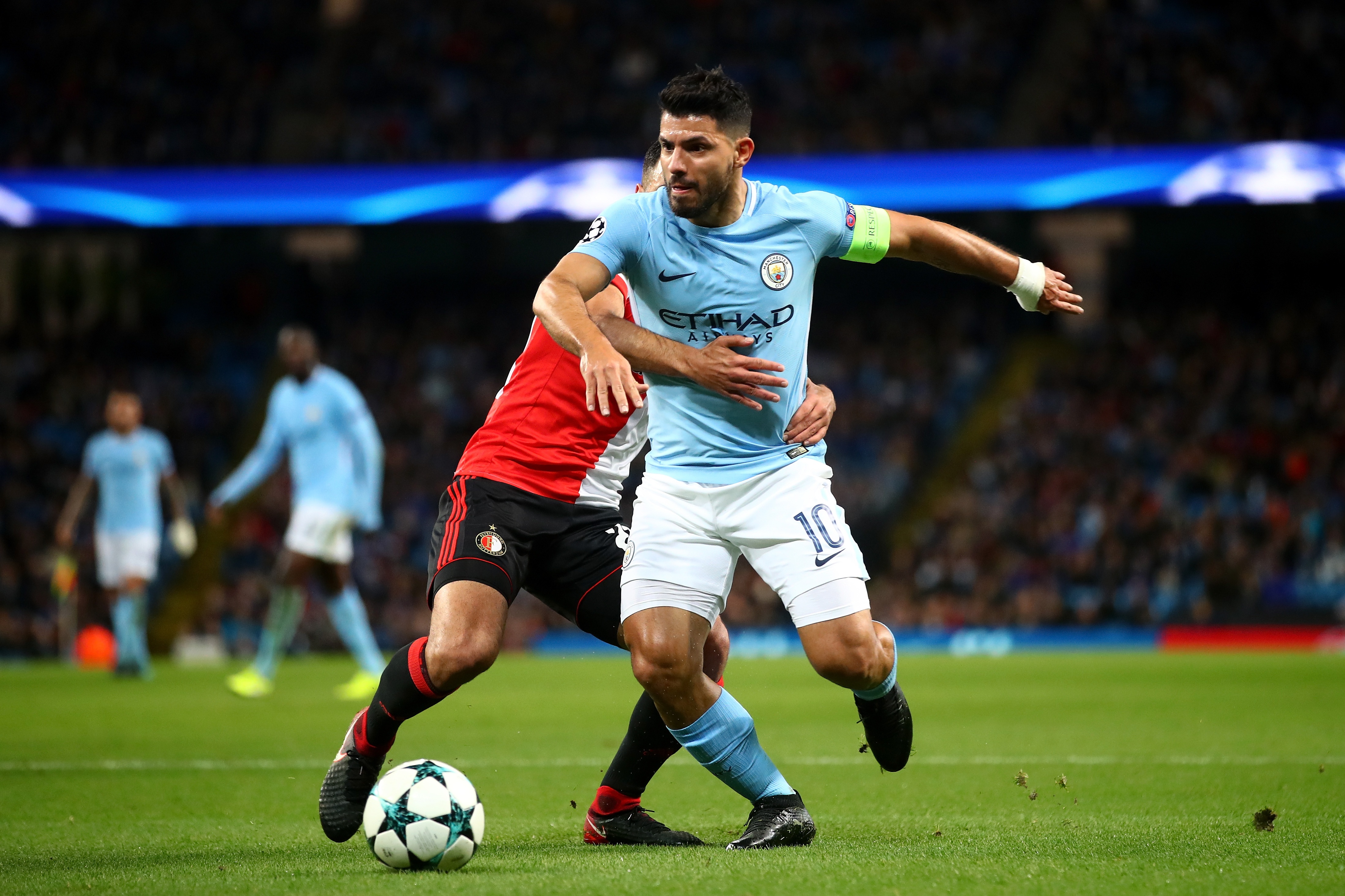 Man City vao vong 16 doi anh 2