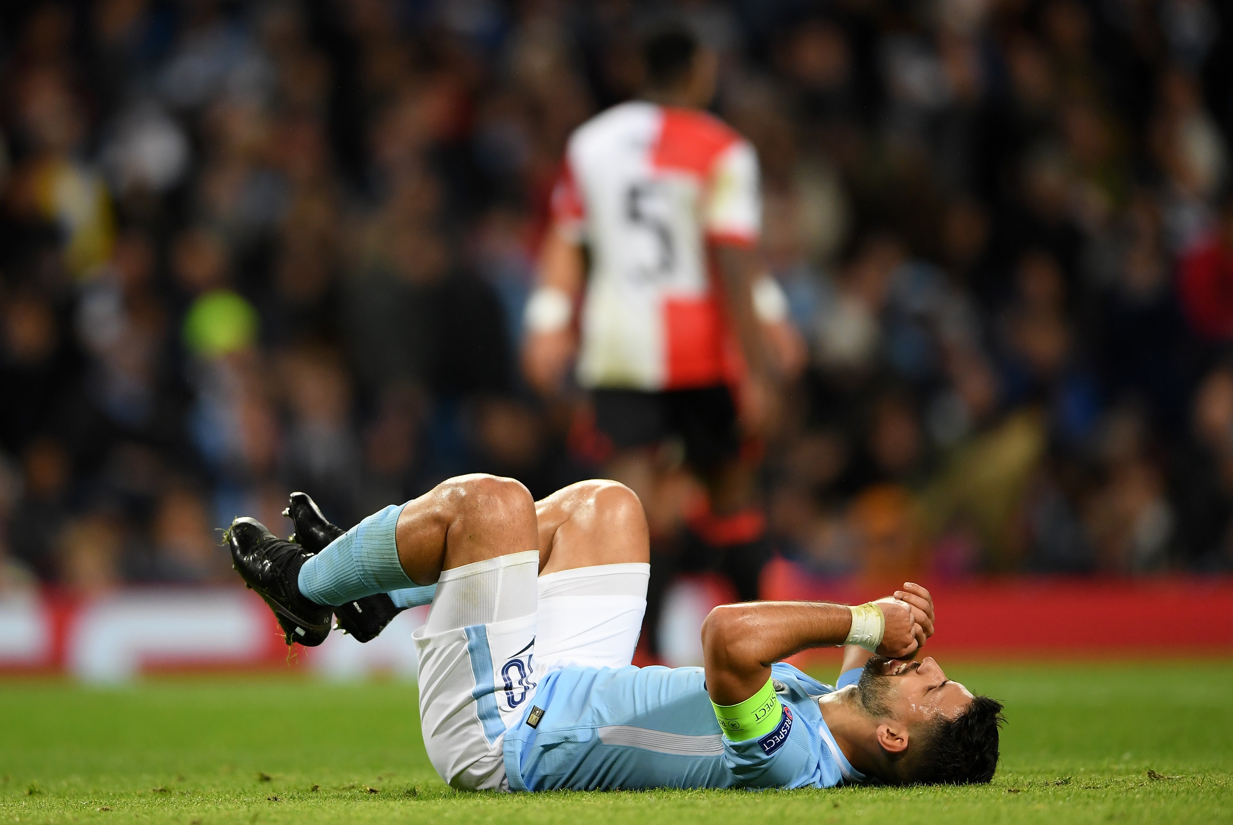 Man City vao vong 16 doi anh 5