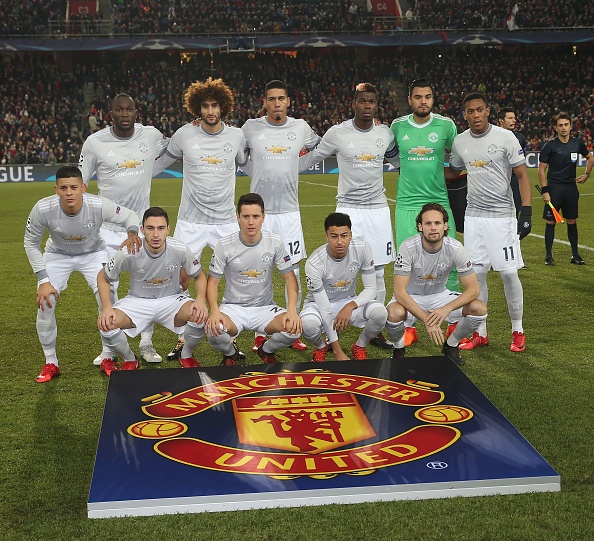 MU vao vong knock-out Cup C1 anh 1