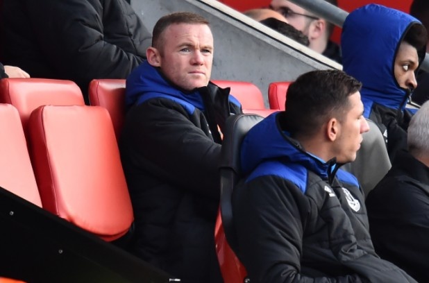 Rooney bat luc nhin dong doi thua tham truoc Southampton hinh anh