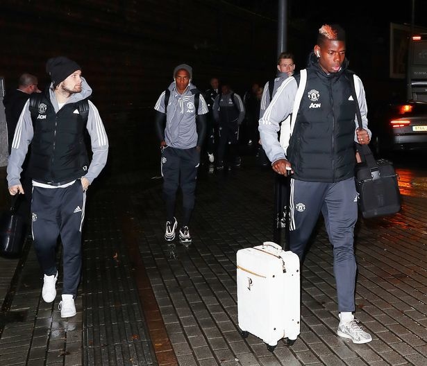 Mkhitaryan lai bi gat khoi doi hinh Man Utd anh 4