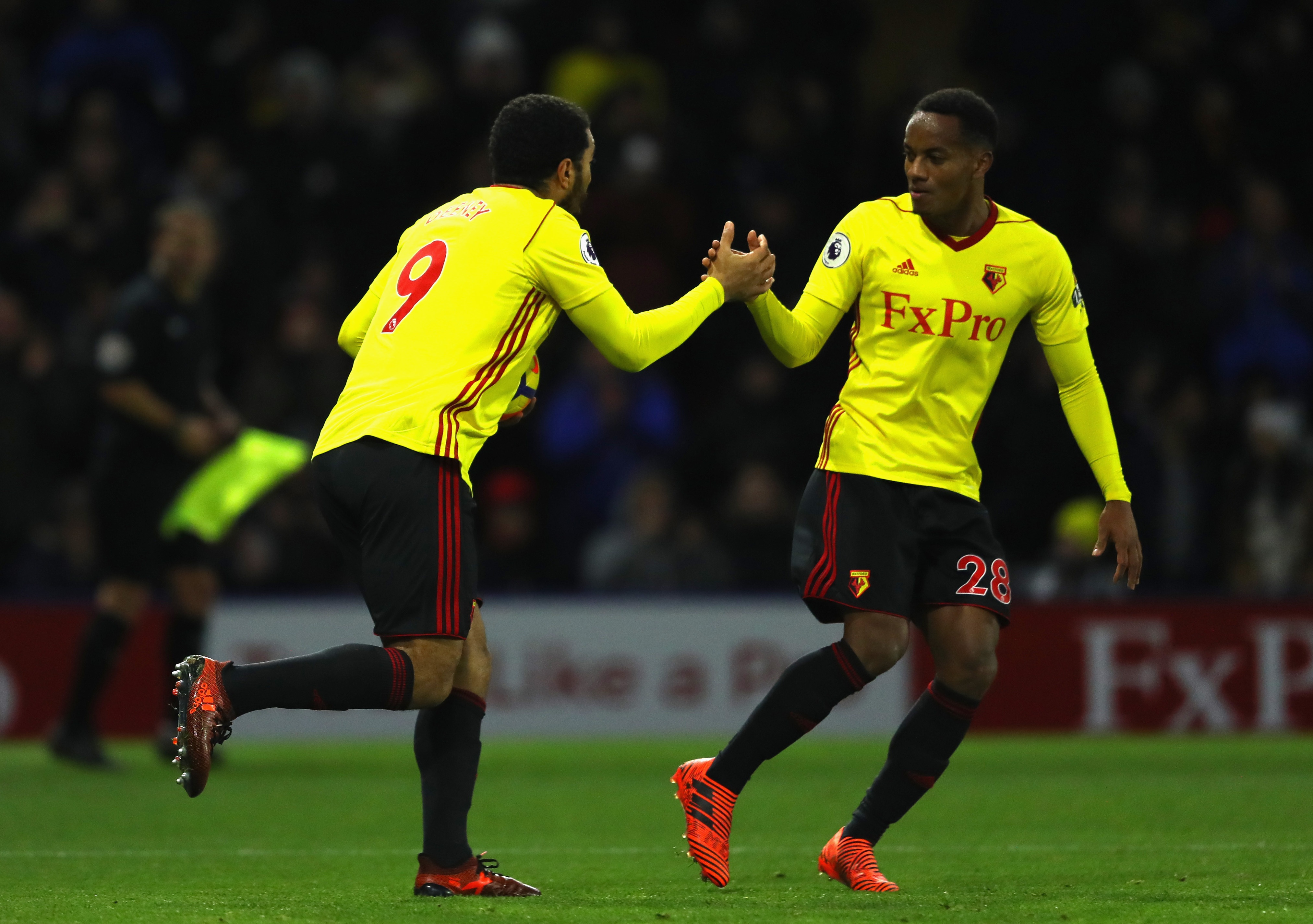 Young toa sang giup MU ha Watford anh 10