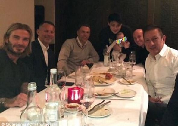 Giggs, Beckham rang ro an toi cung ty phu Singapore hinh anh