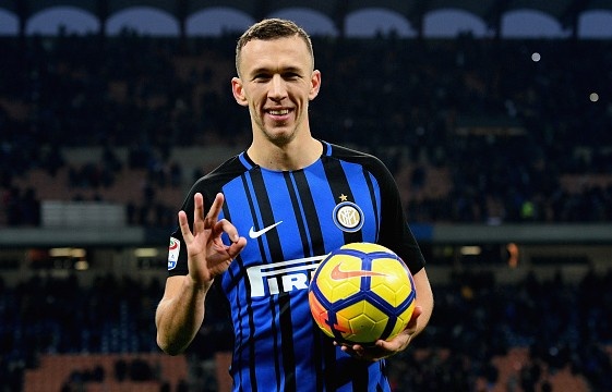 Muc tieu cua MU lap hat-trick dua Inter len ngoi dau Serie A hinh anh