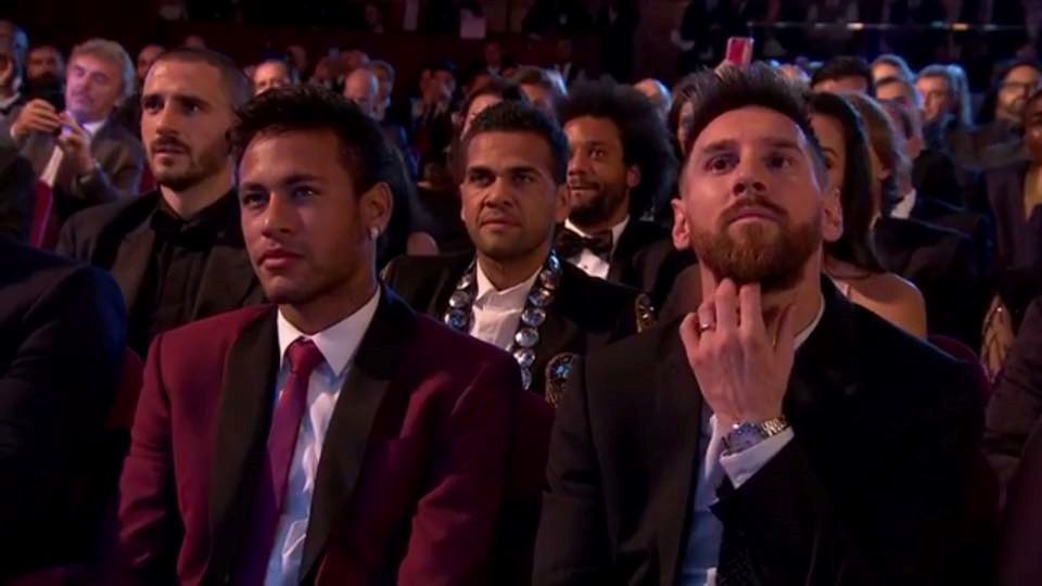 Con trai Ronaldo nhan nhu Messi anh 4