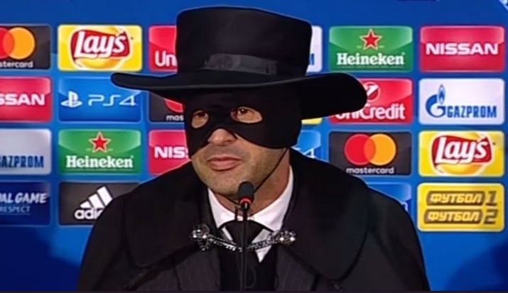 Danh bai Man City, HLV hoa thanh Zorro hinh anh