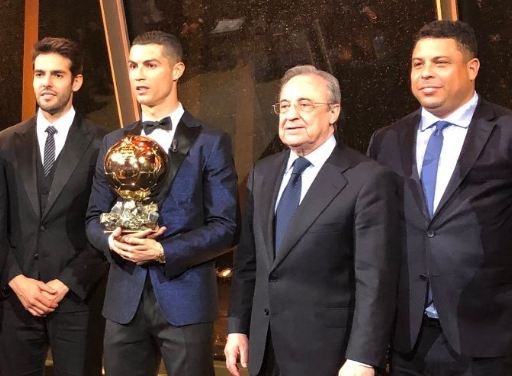 Ro beo, Kaka chuc mung ky luc gianh bong vang cua Ronaldo hinh anh