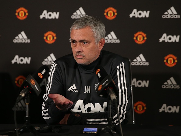 Thầy trò Mourinho hậm hực đến sân tập ảnh 9 Thay tro Mourinho ham huc den san tap anh 9