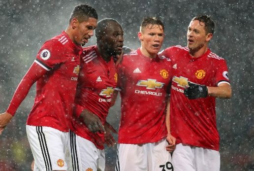 Lukaku ghi ban giup MU lay lai tinh than sau that bai o derby hinh anh