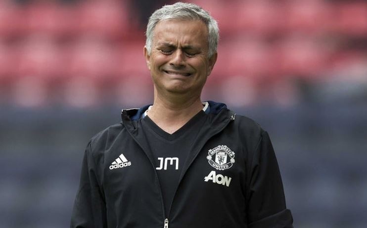 Mourinho bi FA so gay vi phat ngon bua bai hinh anh