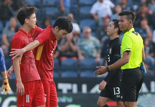 Xuan Truong ngan dong doi phan ung trong tai hinh anh