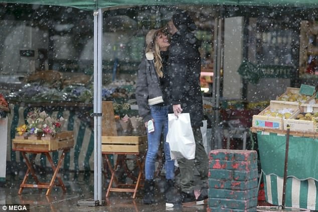 Morata dua vo di mua do don con dau long anh 6