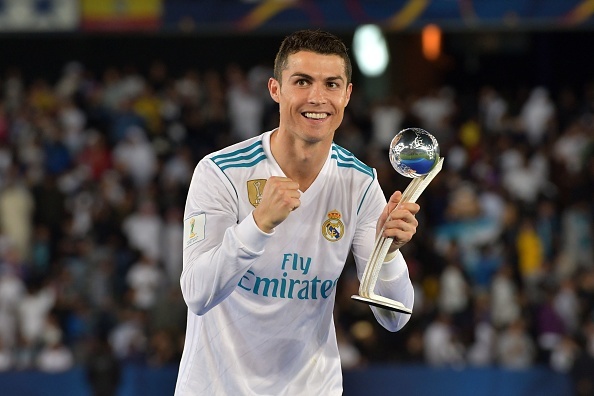 Ronaldo nhường con trai đeo huy chương vô địch ảnh 13 Ronaldo nhuong con trai deo huy chuong vo dich anh 13